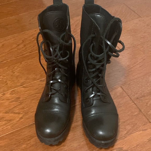 Tory Burch Boots - Picture 1 of 7